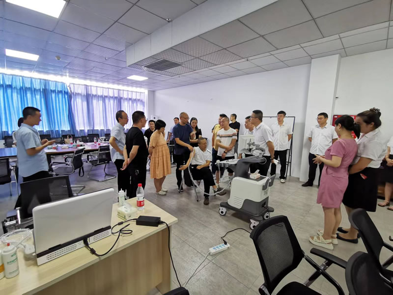 綿陽市、江油市醫(yī)療領航者蒞臨我司，共繪健康未來新篇章！2.jpg