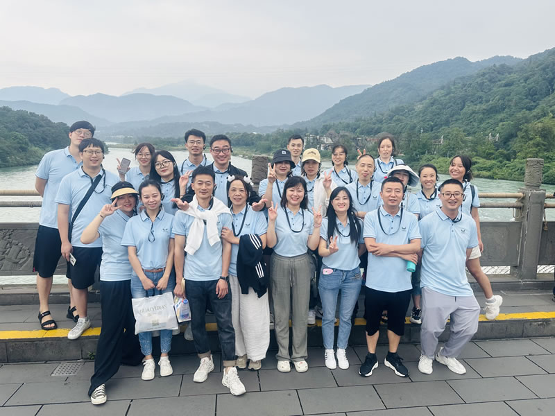 綿陽(yáng)市先鋒醫(yī)療器械有限公司團(tuán)建之旅：共赴都江堰，凝聚先鋒之魂3.jpg