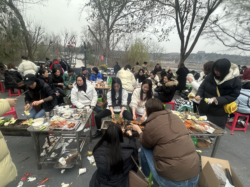 綿陽市先鋒醫(yī)療器械有限公司—— 慶?！?.8婦女節(jié)”，共赴燒烤盛宴，致敬巾幗風(fēng)采1.jpg